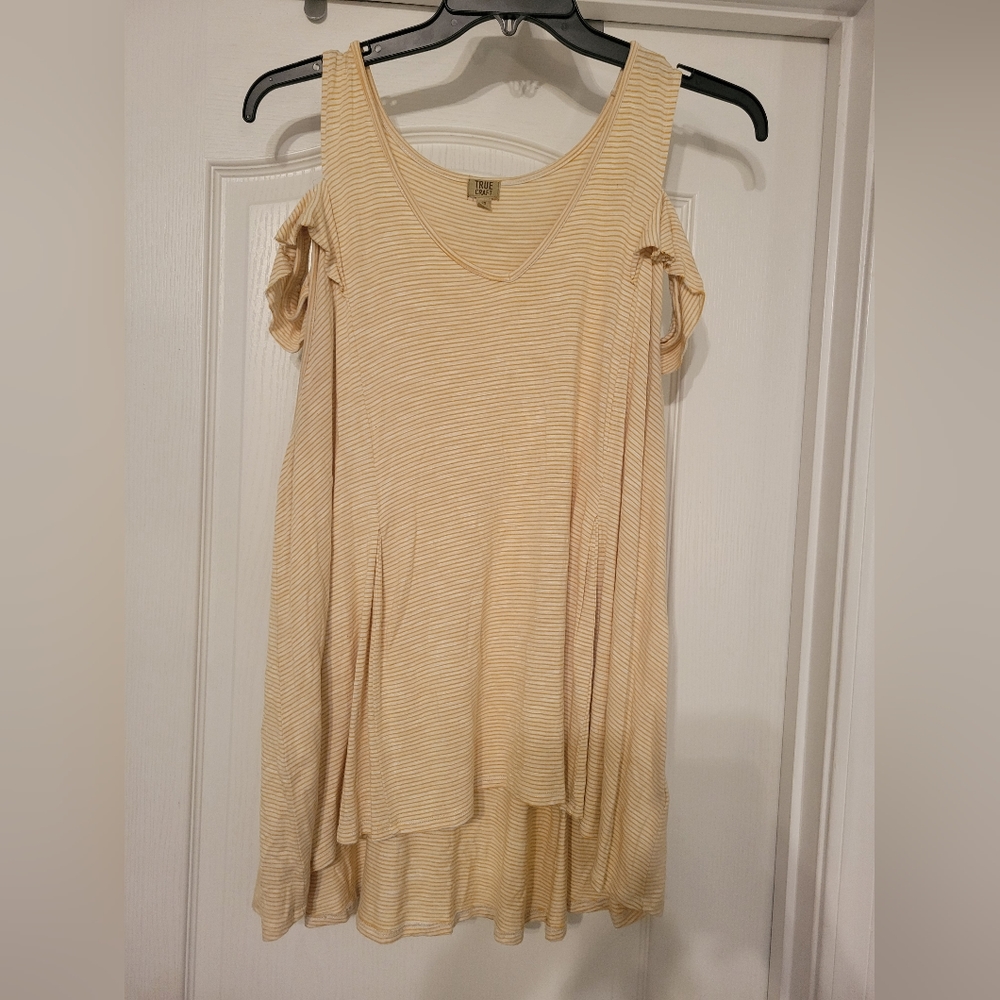 True Craft yellow and white peek-a-boo shoulder tank top blouse.